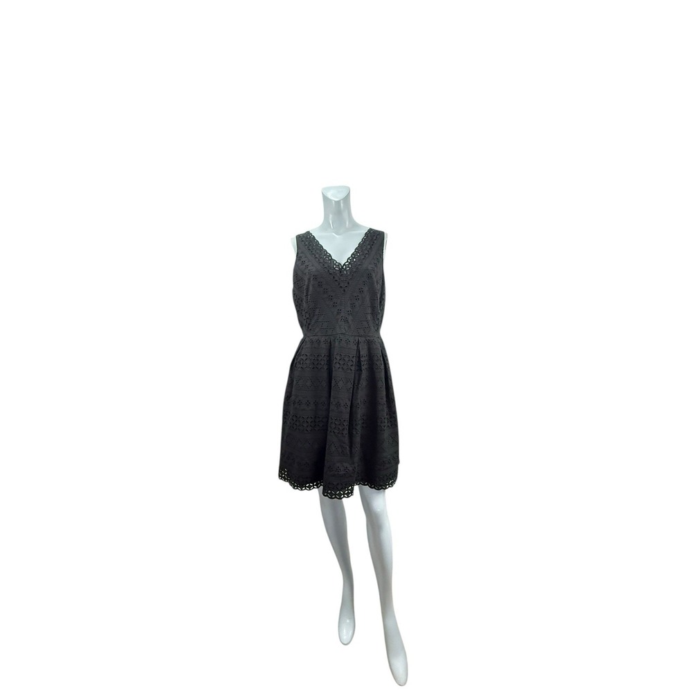 Ann Taylor Loft outlet 12 black sleeveless V-neck eyelet dress LBD Scalloped Hem
